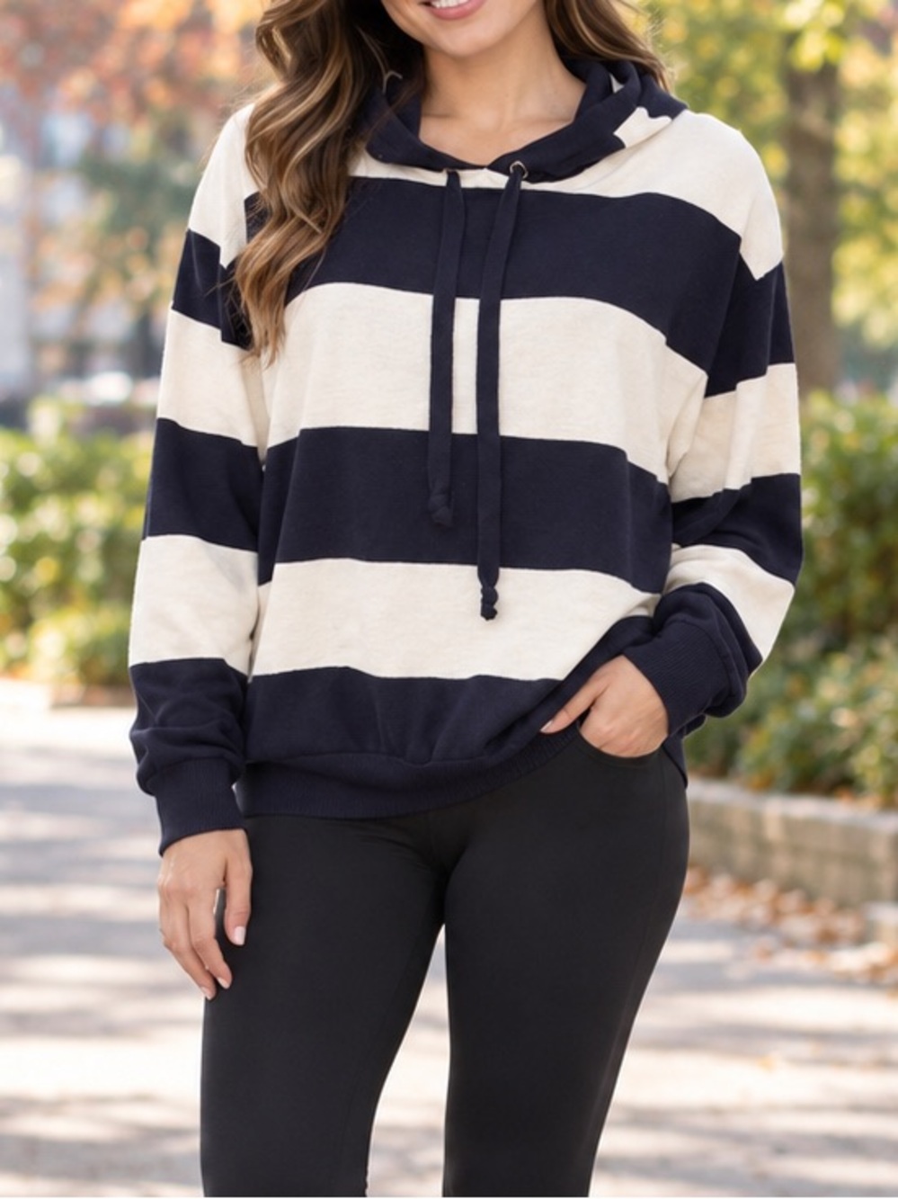 The Slope- Striped Navy and Cream Hooded Pullover Sweater Size Large